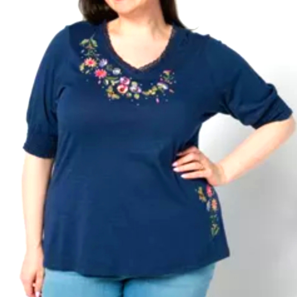 Quacker Factory Romantic Dark Navy Floral Embroidered Women's Top NWT Size S ❤️